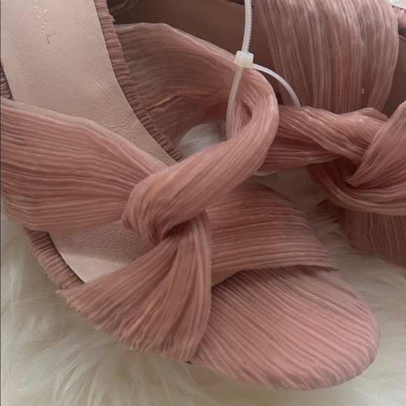 Loeffler Randall Camellia Pleated Bow Heel 37 1/2 - Picture 3 of 10